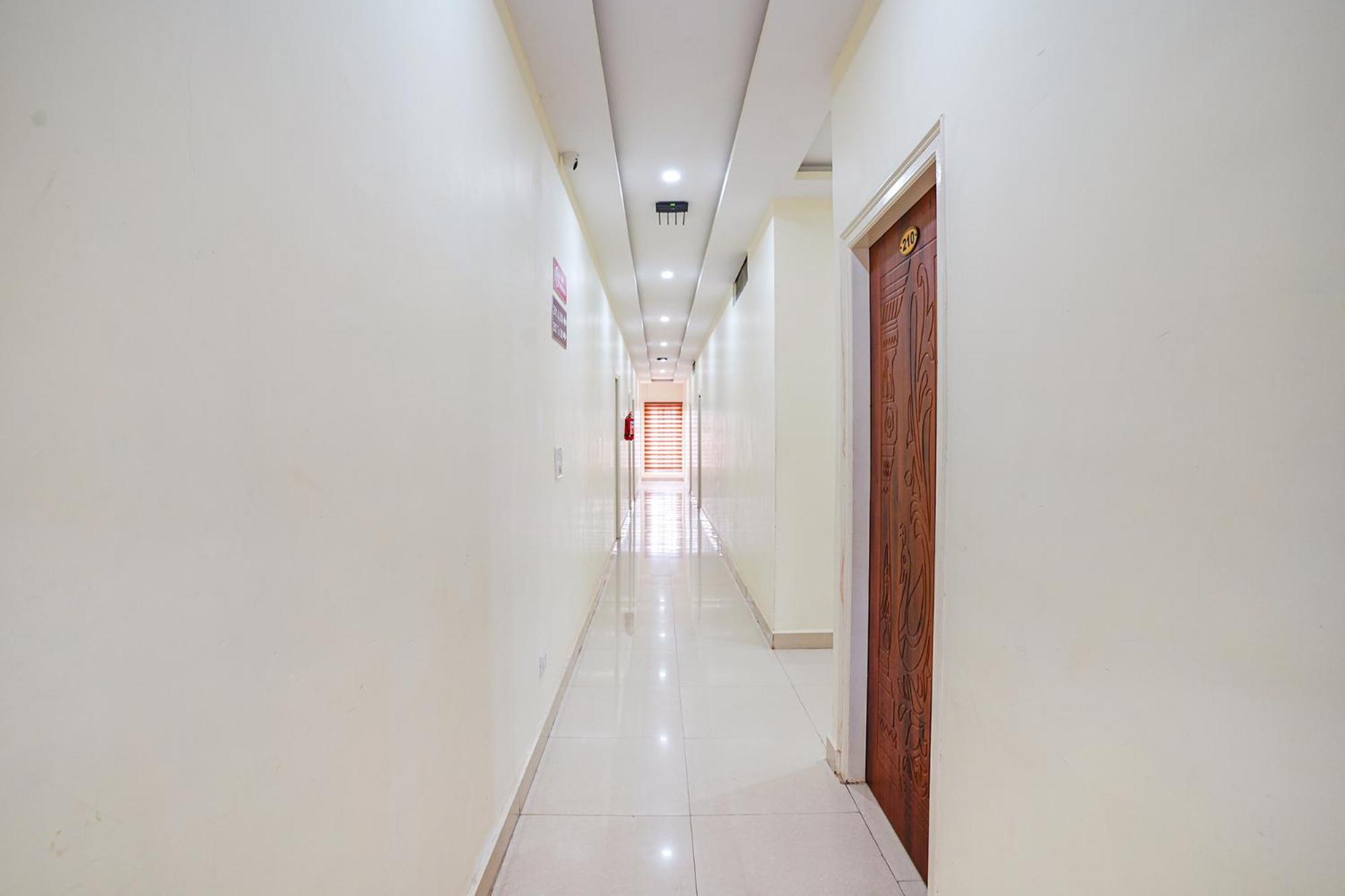 Fabhotel Partha Residency - Nr Iskcon Kr Puram Bangalore Exteriör bild
