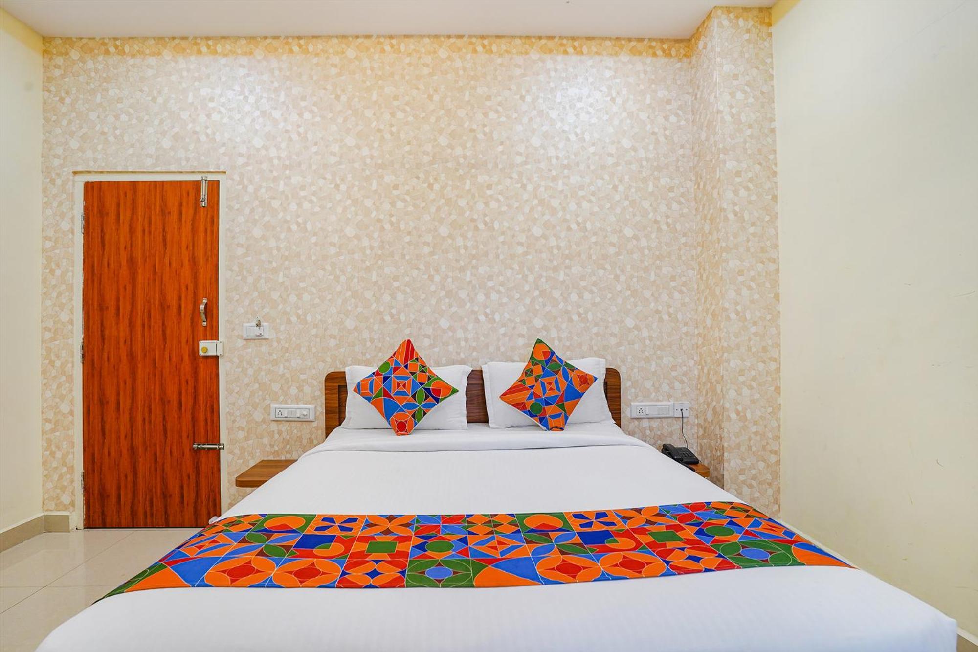 Fabhotel Partha Residency - Nr Iskcon Kr Puram Bangalore Exteriör bild